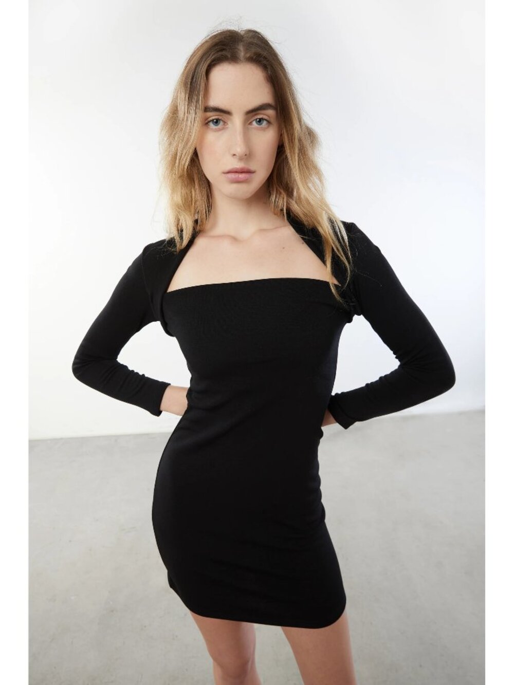 NWOT Oak + Fort cream, ecru square neckline body con mini dress, Size M